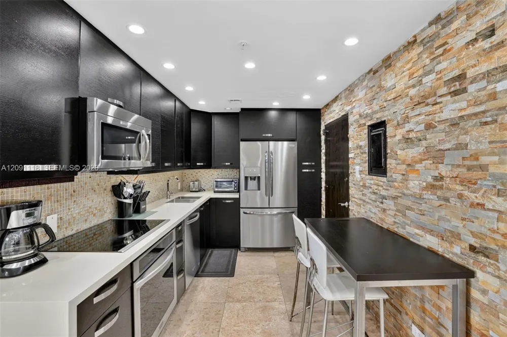 5601 Collins ave #1716 Miami Beach, FL 33140