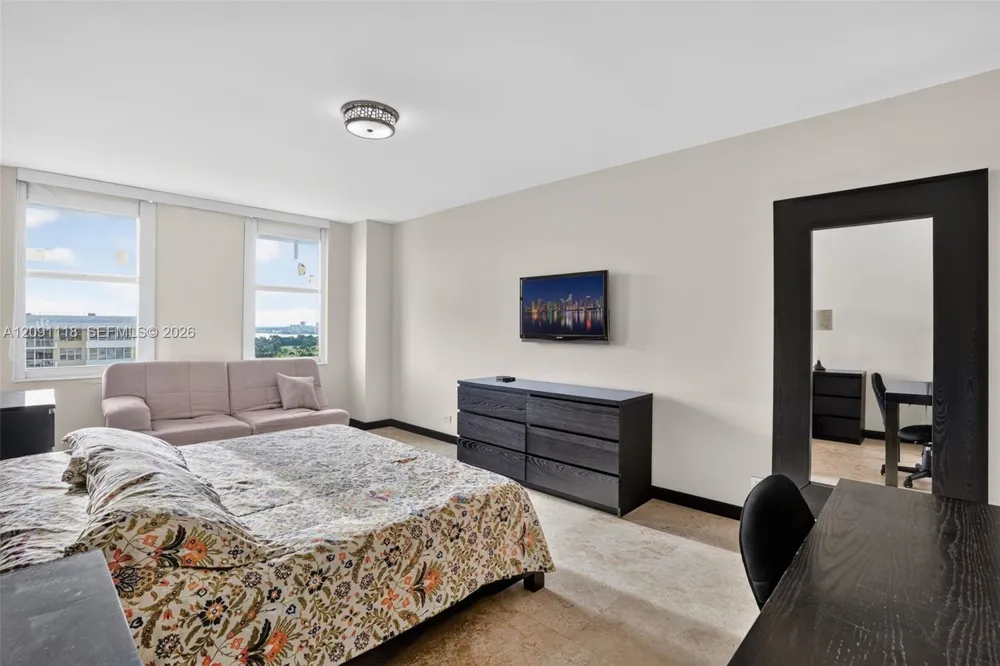 5601 Collins ave #1716 Miami Beach, FL 33140
