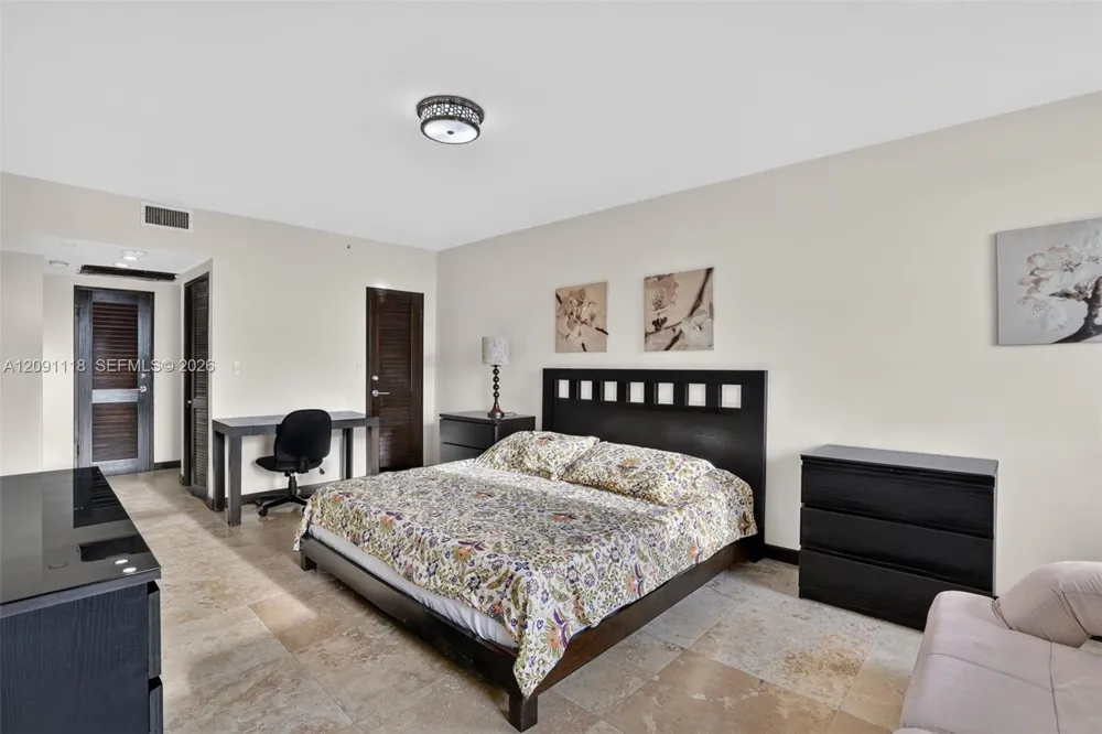 5601 Collins ave #1716 Miami Beach, FL 33140