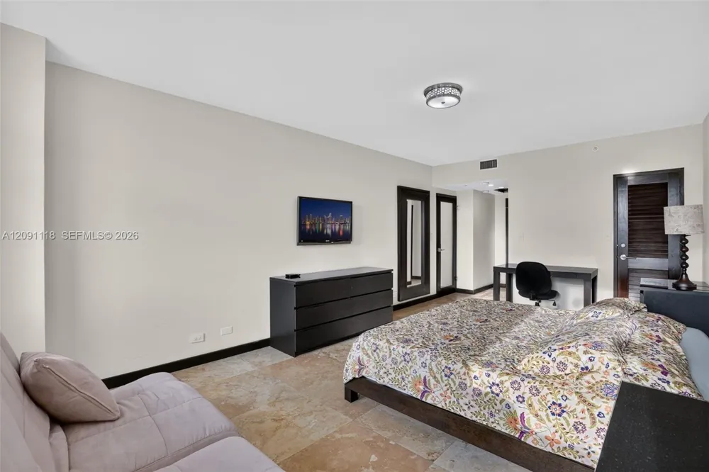 5601 Collins ave #1716 Miami Beach, FL 33140