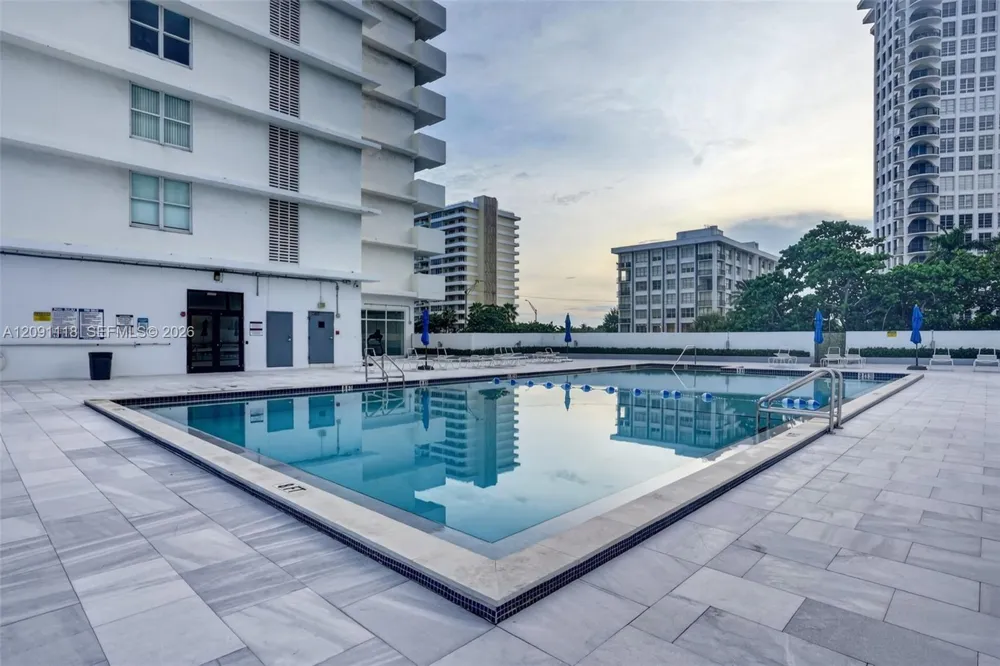 5601 Collins ave #1716 Miami Beach, FL 33140