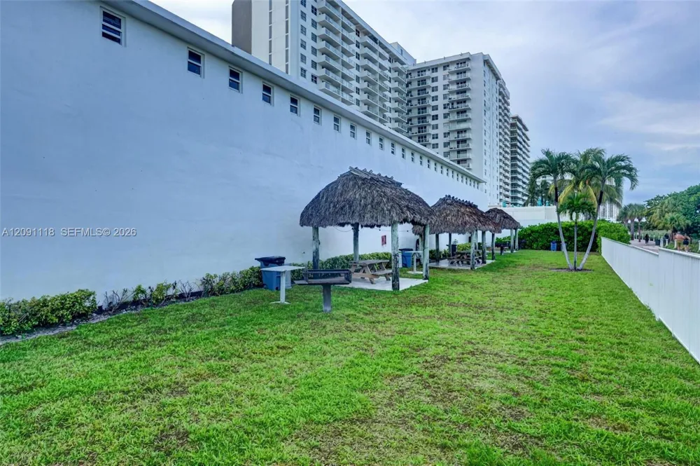 5601 Collins ave #1716 Miami Beach, FL 33140