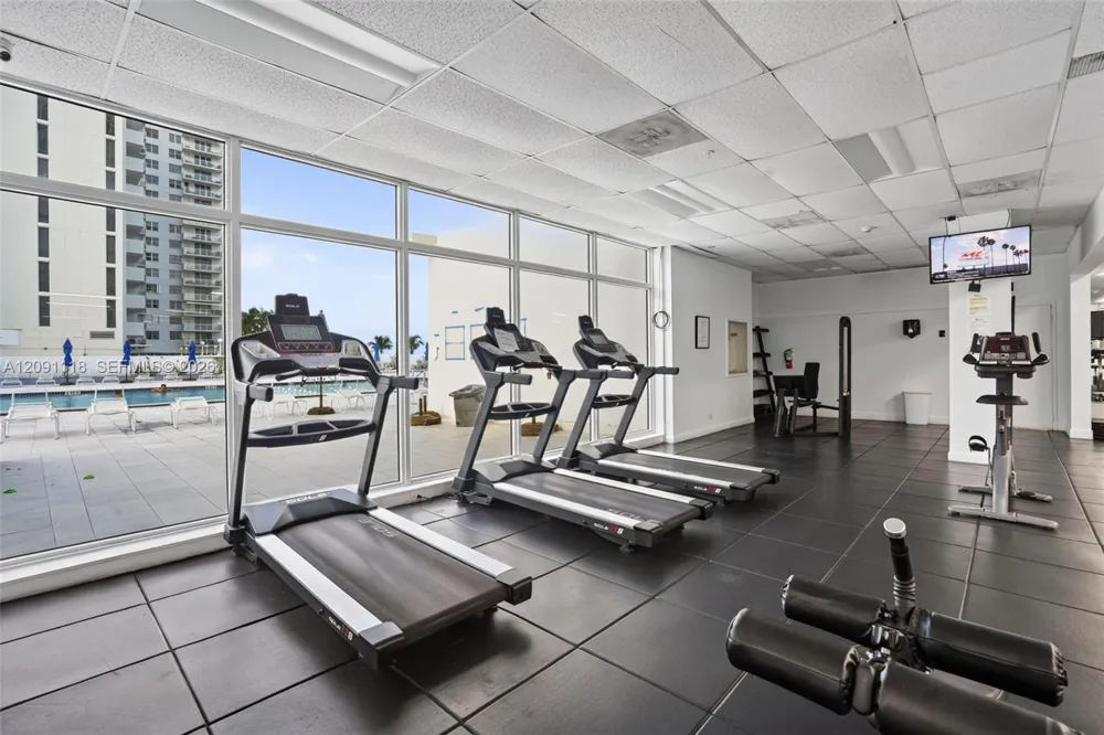 5601 Collins ave #1716 Miami Beach, FL 33140