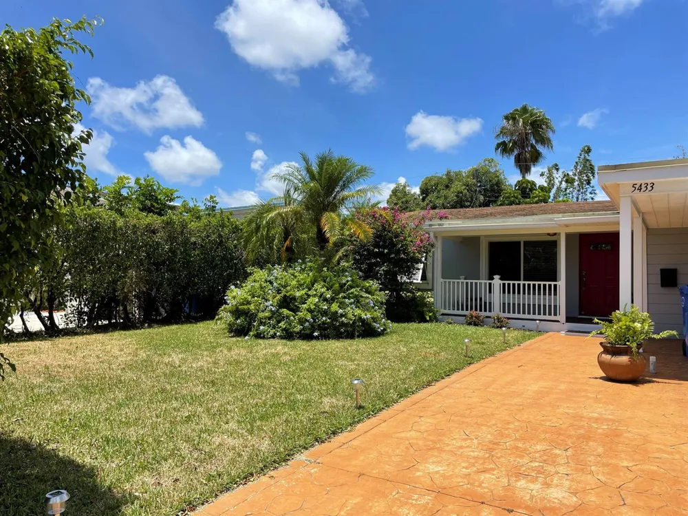5433 NE 5TH AVENUE Oakland Park, FL 33334