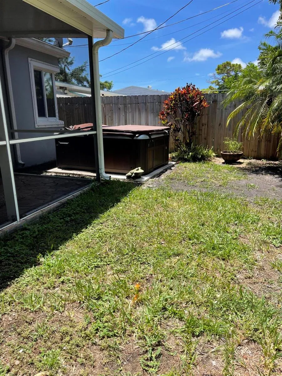 5433 NE 5TH AVENUE Oakland Park, FL 33334