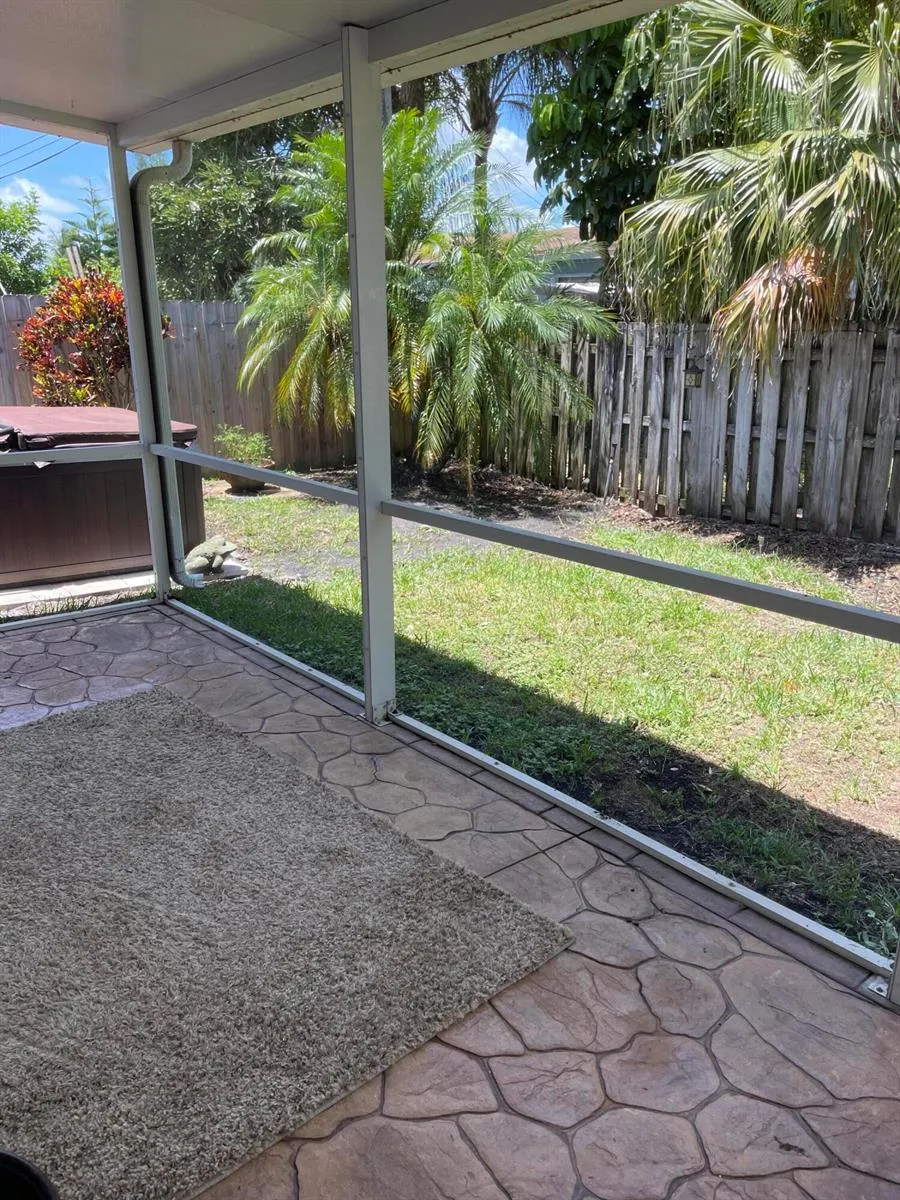 5433 NE 5TH AVENUE Oakland Park, FL 33334