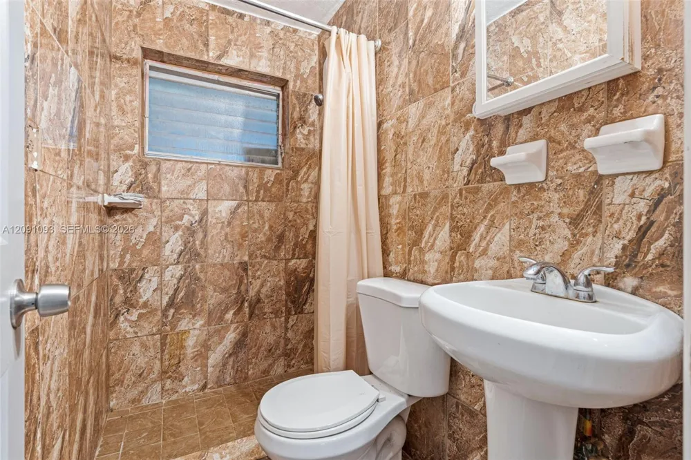 16935 NW 38th Ct Miami Gardens, FL 33055