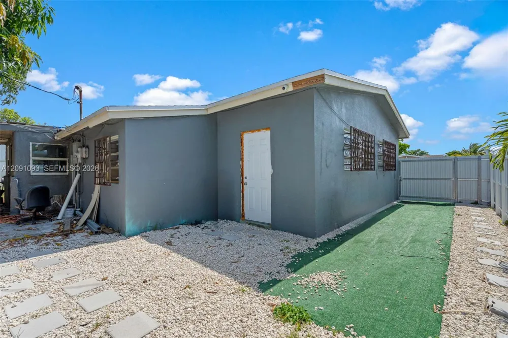 16935 NW 38th Ct Miami Gardens, FL 33055