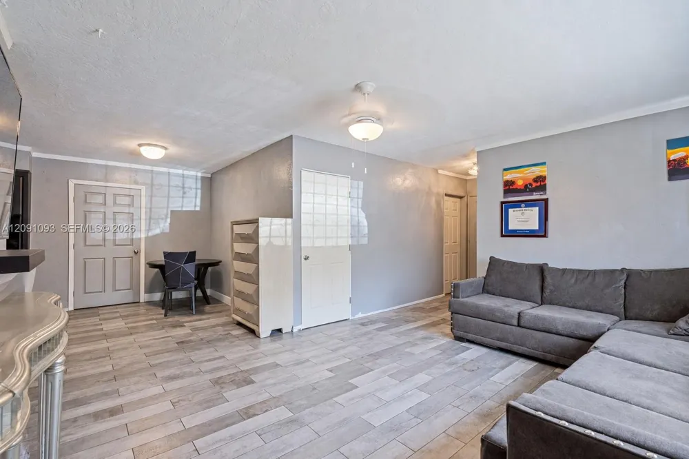 16935 NW 38th Ct Miami Gardens, FL 33055