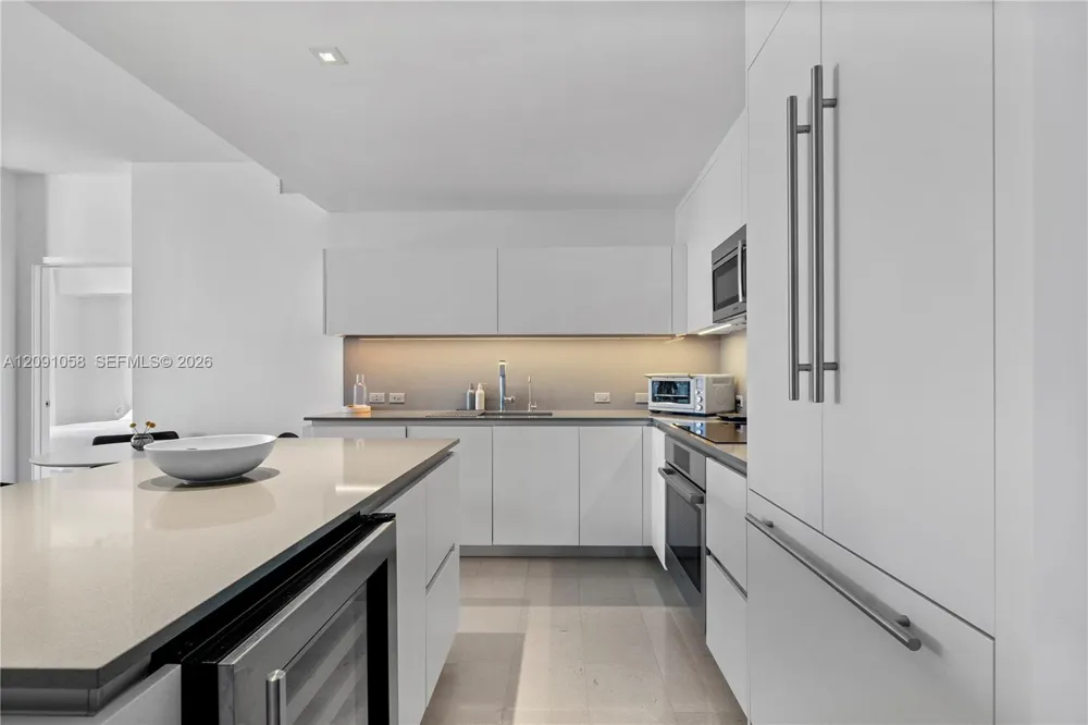 88 SW 7th St #809 Miami, FL 33130