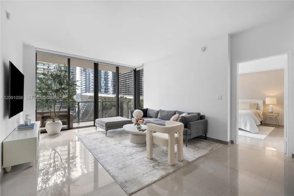 88 SW 7th St #809 Miami, FL 33130