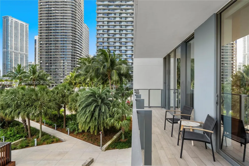 88 SW 7th St #809 Miami, FL 33130