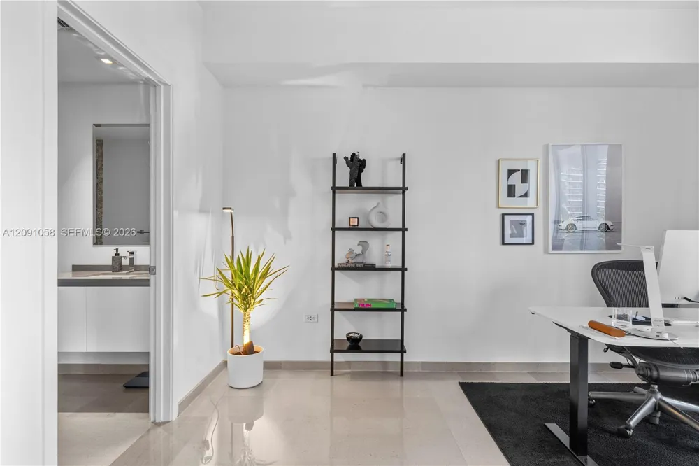 88 SW 7th St #809 Miami, FL 33130