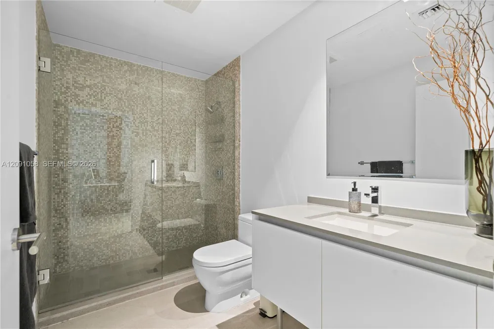 88 SW 7th St #809 Miami, FL 33130
