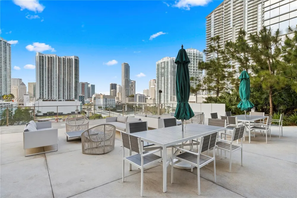 88 SW 7th St #809 Miami, FL 33130