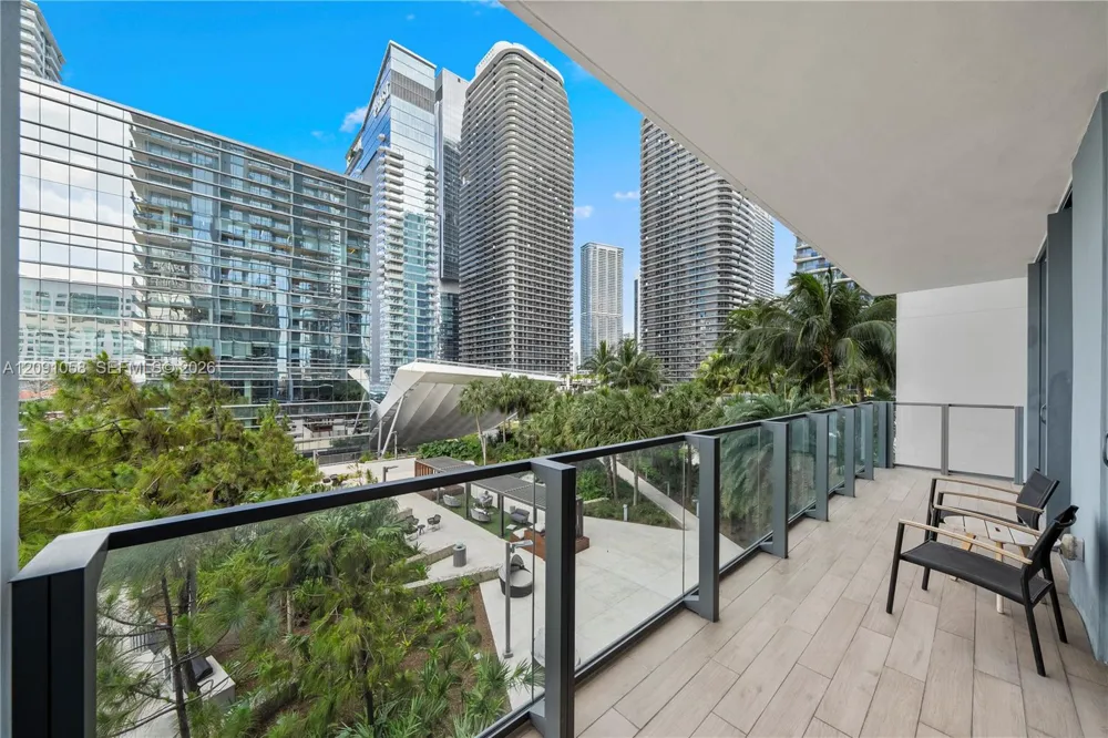 88 SW 7th St #809 Miami, FL 33130
