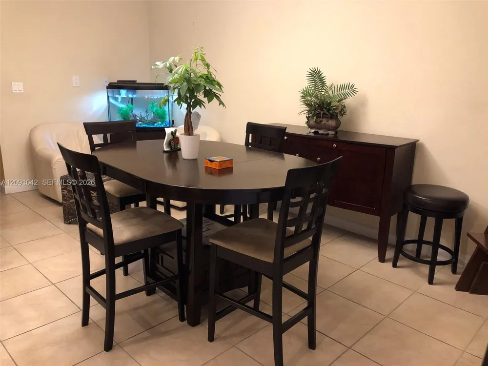 17087 SW 93rd St Miami, FL 33196