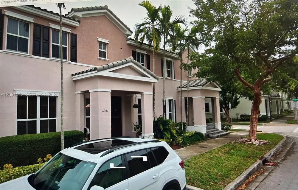 17087 SW 93rd St Miami, FL 33196