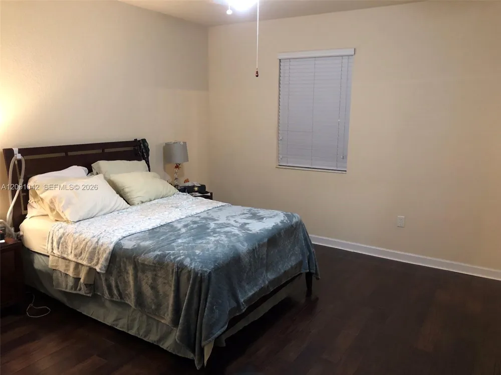 17087 SW 93rd St Miami, FL 33196