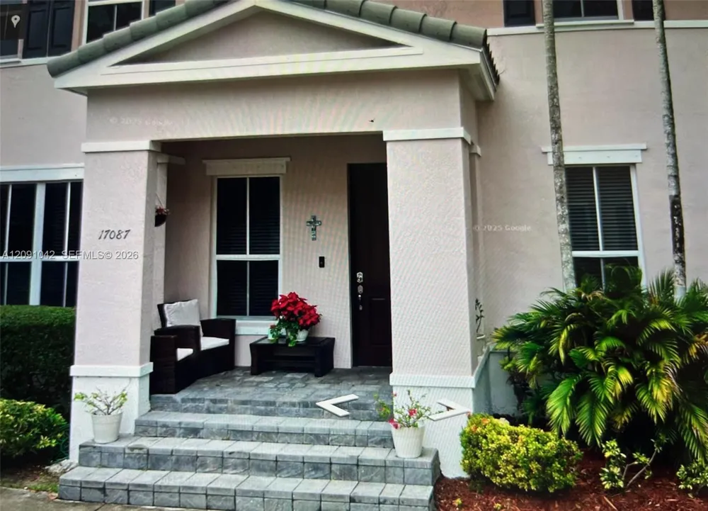 17087 SW 93rd St Miami, FL 33196