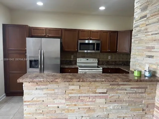 17087 SW 93rd St Miami, FL 33196