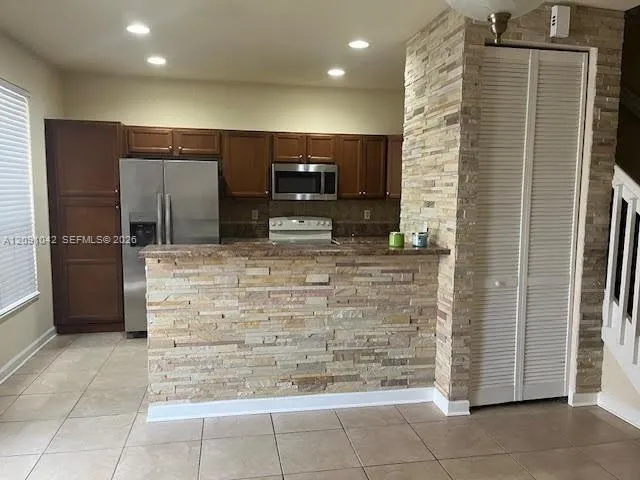 17087 SW 93rd St Miami, FL 33196