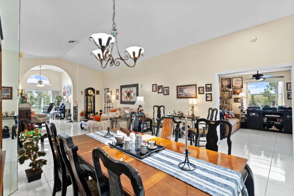 9847 Harbour Lake Circle Boynton Beach, FL 33437