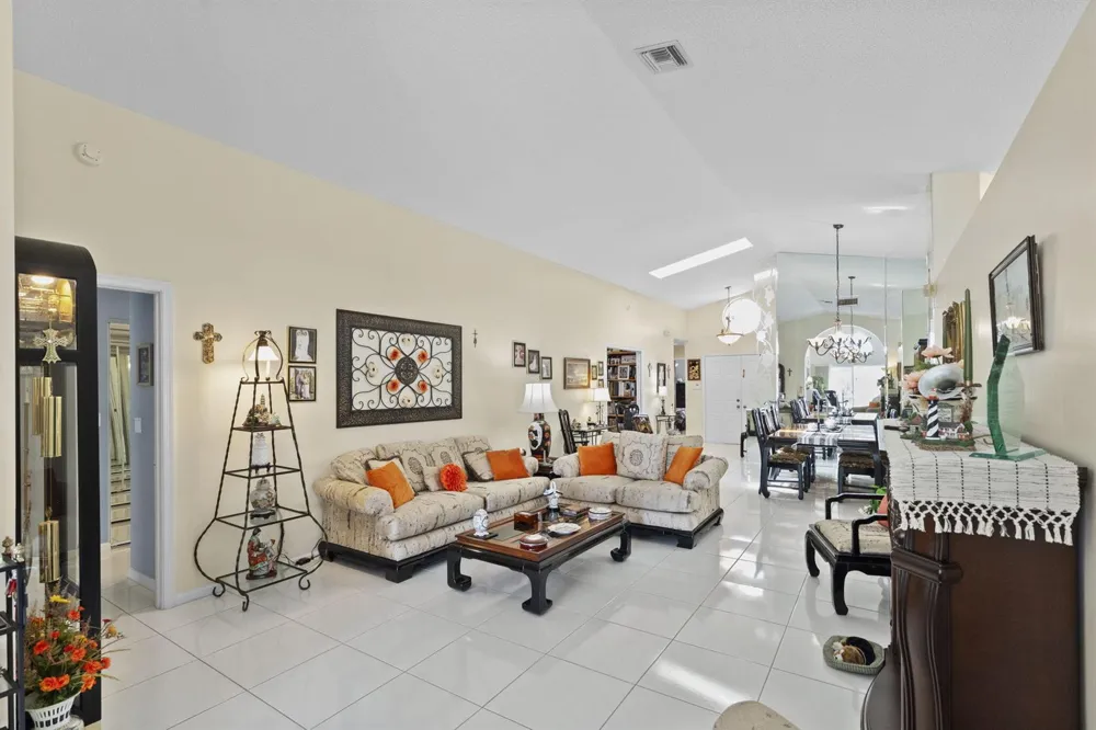 9847 Harbour Lake Circle Boynton Beach, FL 33437