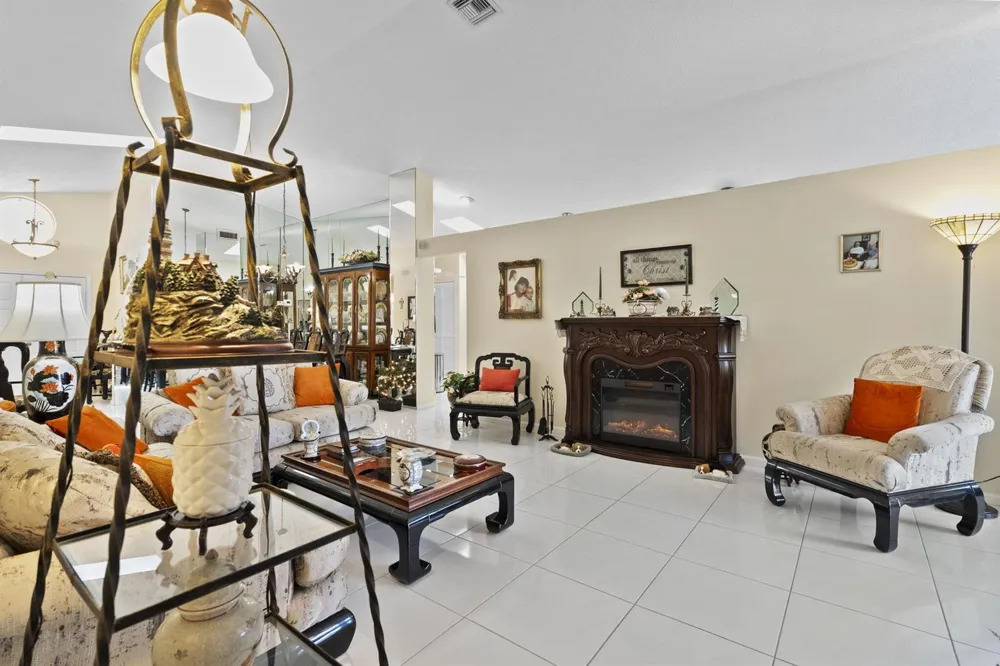 9847 Harbour Lake Circle Boynton Beach, FL 33437