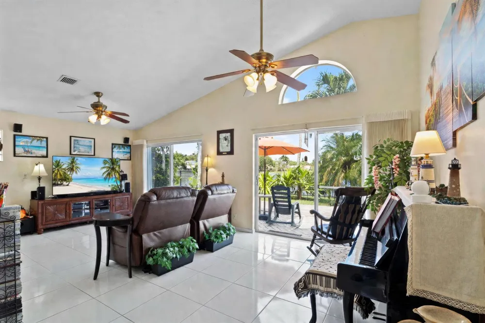9847 Harbour Lake Circle Boynton Beach, FL 33437