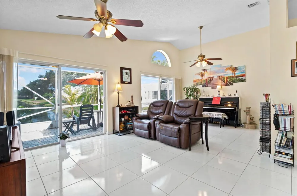9847 Harbour Lake Circle Boynton Beach, FL 33437