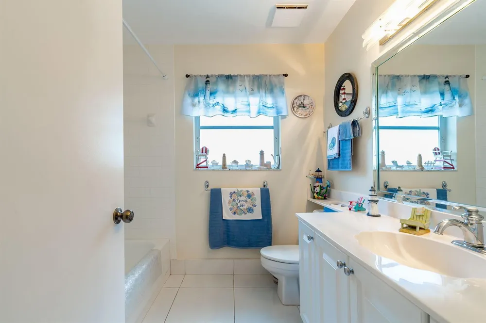 9847 Harbour Lake Circle Boynton Beach, FL 33437