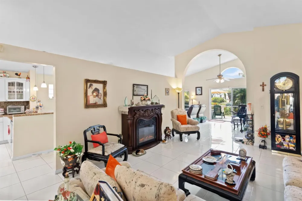 9847 Harbour Lake Circle Boynton Beach, FL 33437