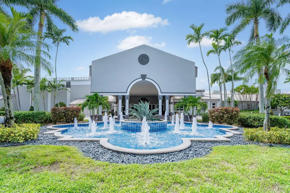 9847 Harbour Lake Circle Boynton Beach, FL 33437