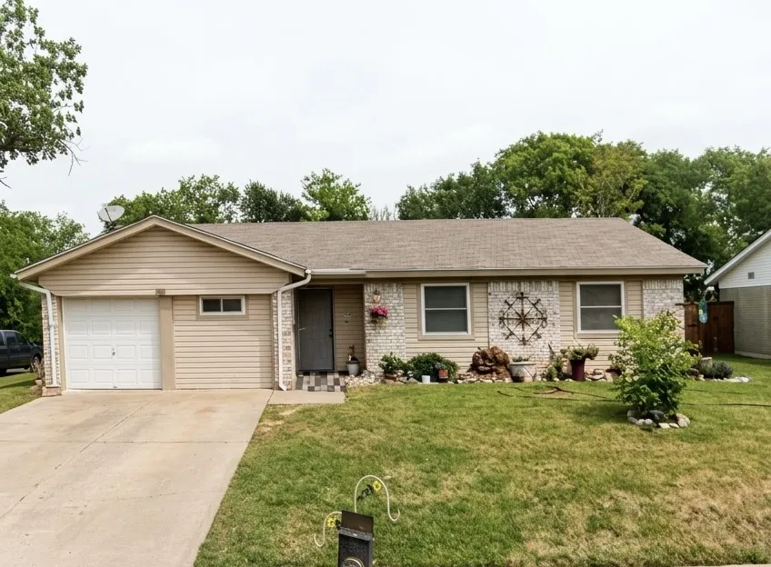 836 Colony Drive Crowley, TX 76036