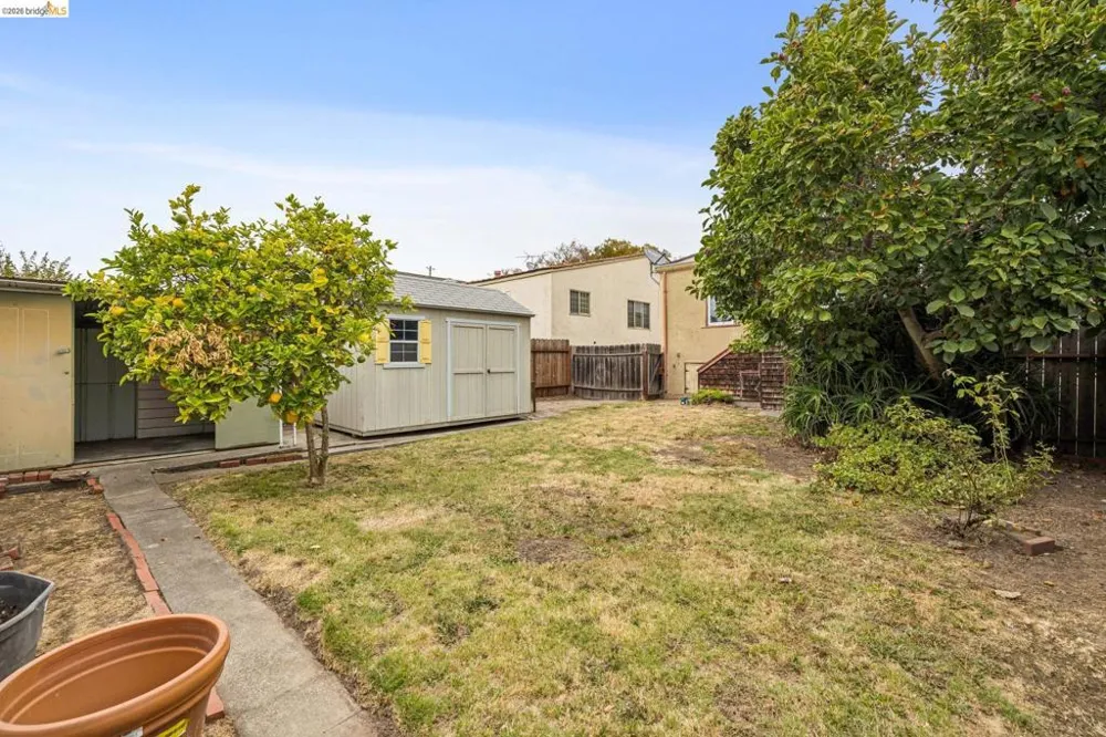 5621 Roberts Ave Oakland, CA 94605