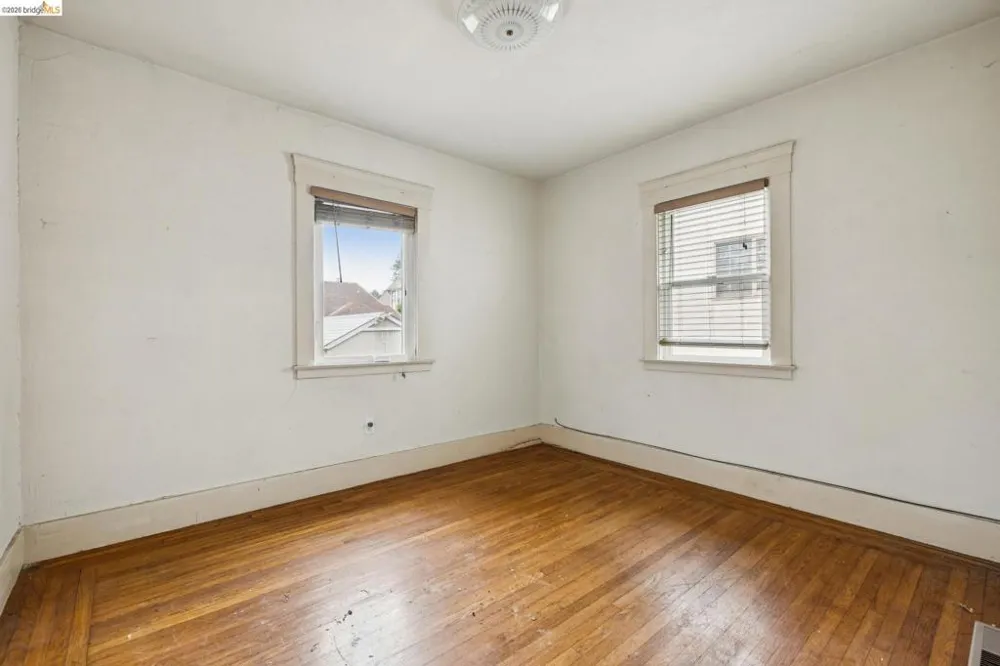 5621 Roberts Ave Oakland, CA 94605