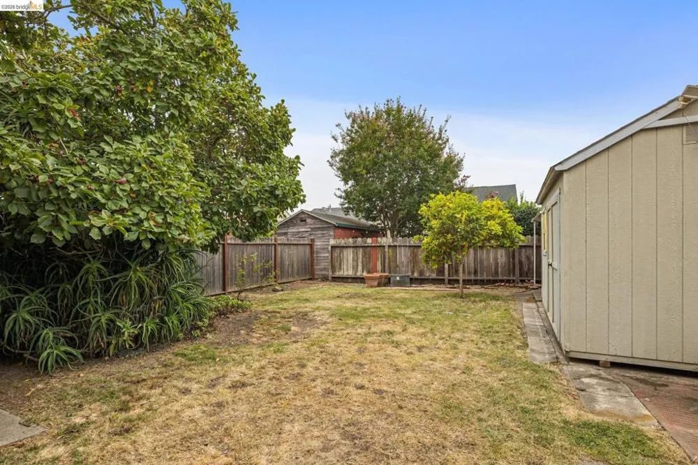 5621 Roberts Ave Oakland, CA 94605
