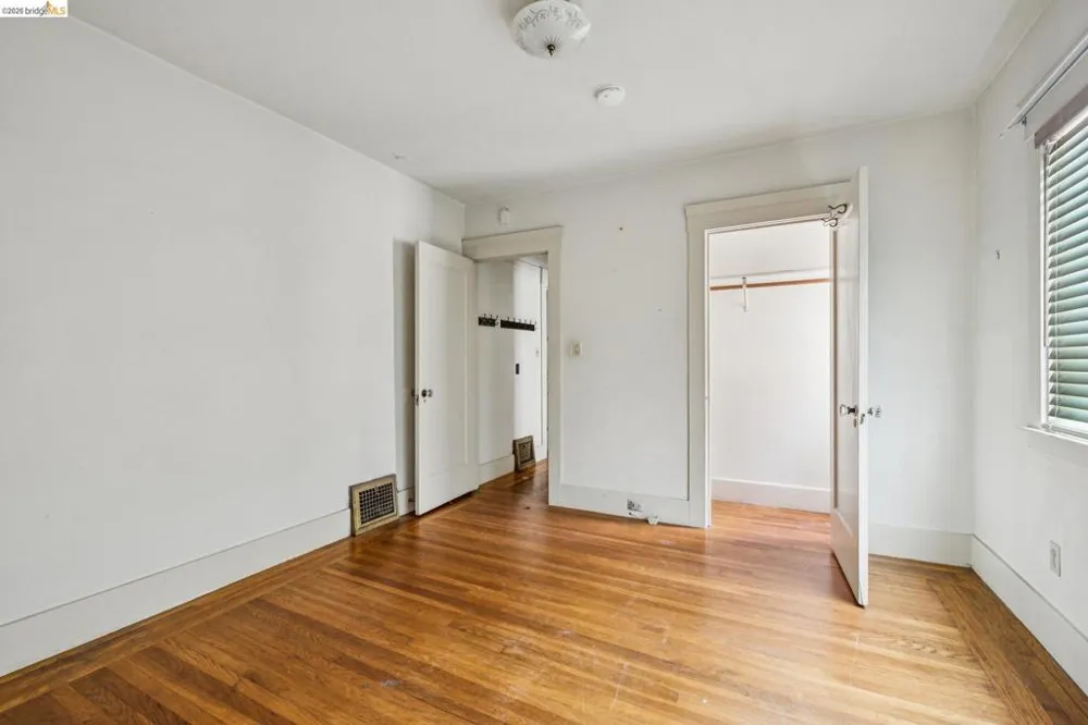 5621 Roberts Ave Oakland, CA 94605