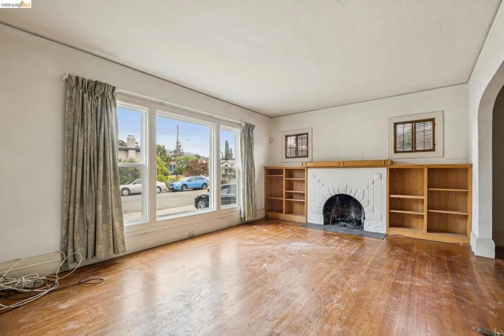 5621 Roberts Ave Oakland, CA 94605