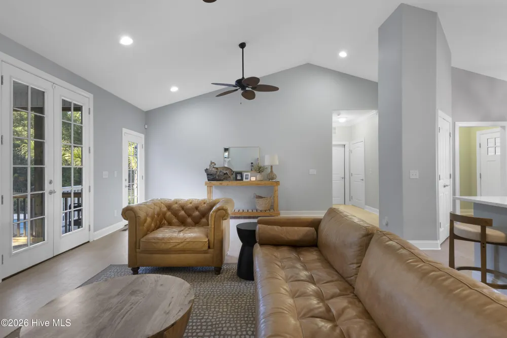 204 Doe Ridge Road Hampstead, NC 28443