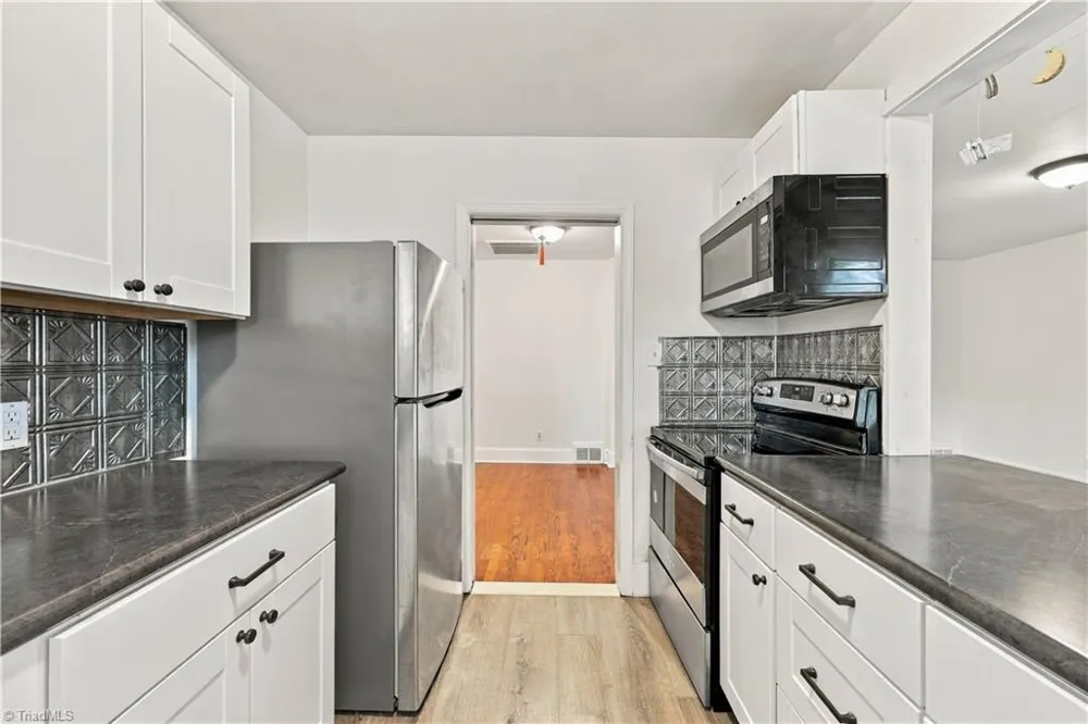 5038 Pinewood Drive Winston-Salem, NC 27106