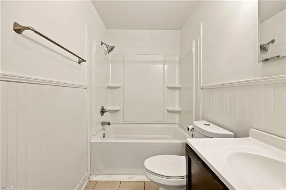 5038 Pinewood Drive Winston-Salem, NC 27106