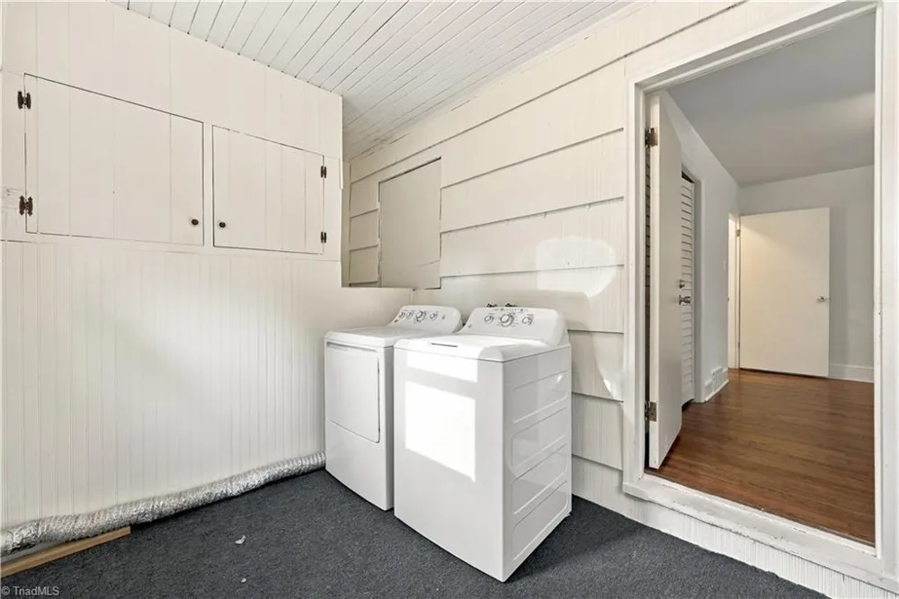 5038 Pinewood Drive Winston-Salem, NC 27106