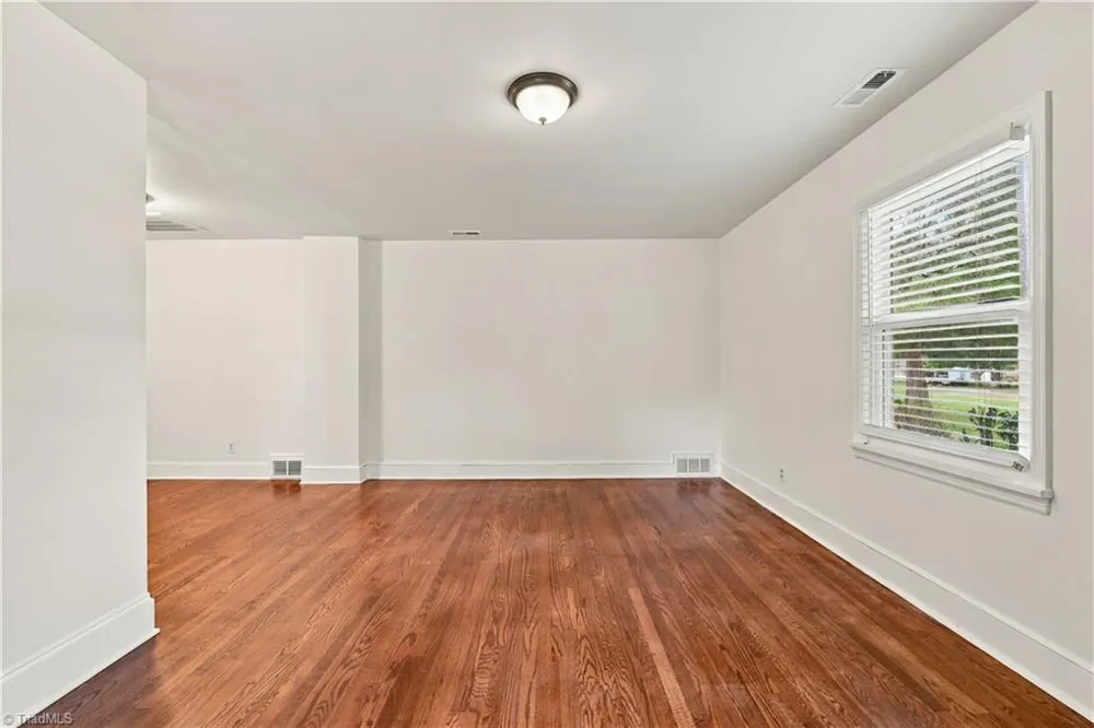 5038 Pinewood Drive Winston-Salem, NC 27106