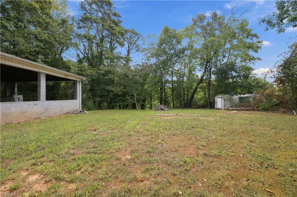 5038 Pinewood Drive Winston-Salem, NC 27106