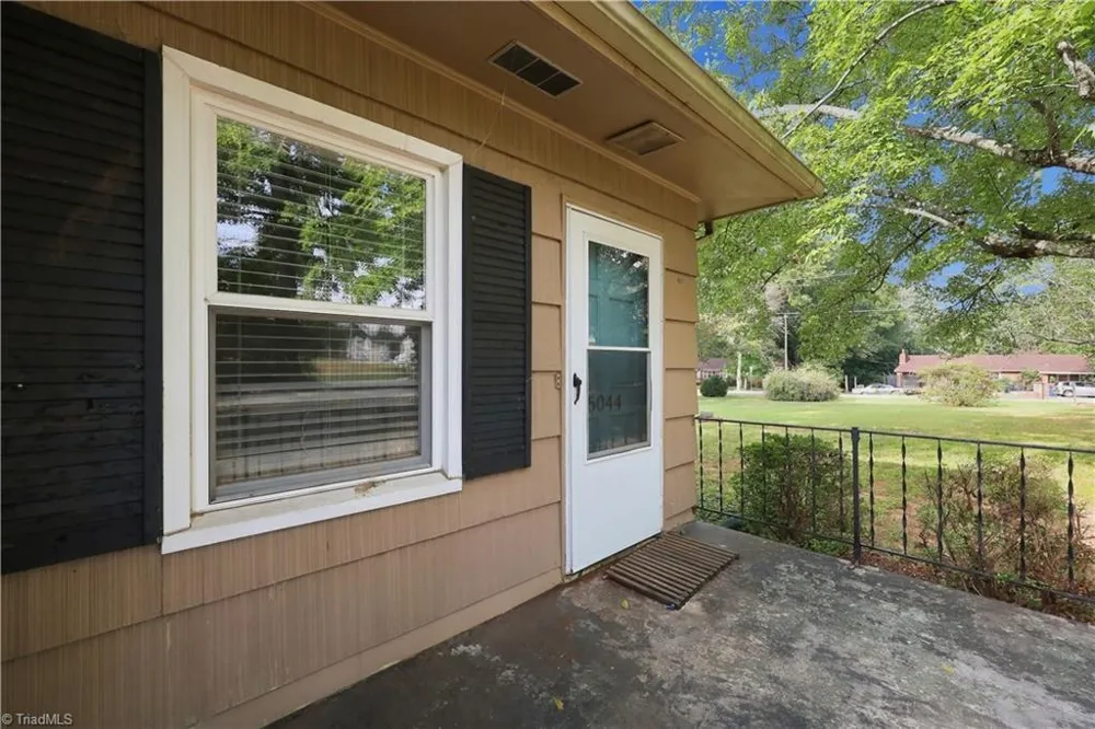 5038 Pinewood Drive Winston-Salem, NC 27106