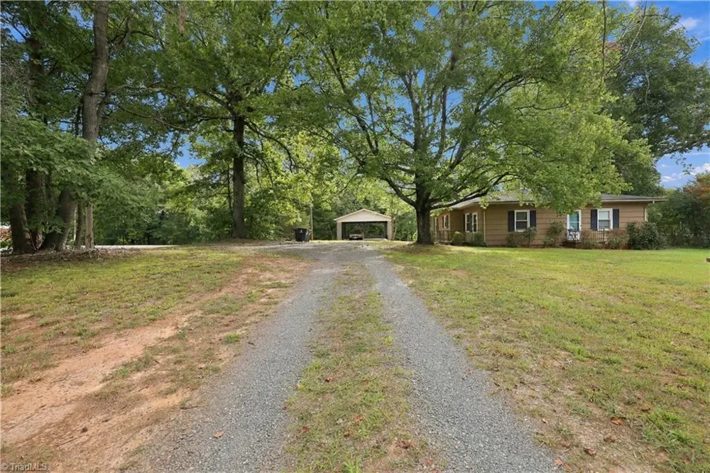 5038 Pinewood Drive Winston-Salem, NC 27106