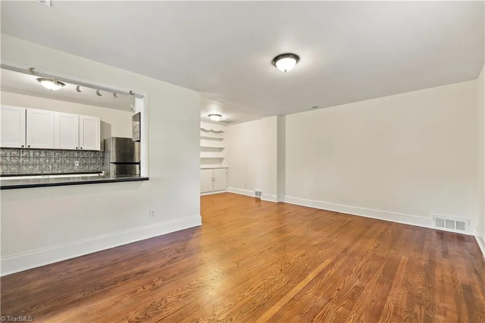 5038 Pinewood Drive Winston-Salem, NC 27106