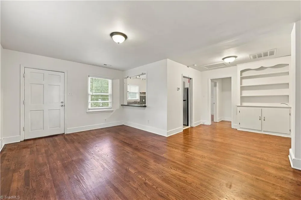 5038 Pinewood Drive Winston-Salem, NC 27106